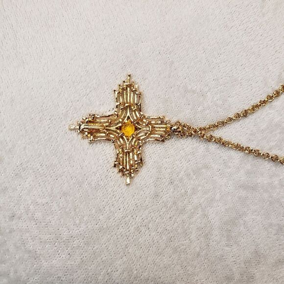 Gold Cross Coventry Pendant Necklace - Picture 7 of 10